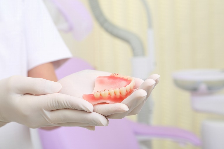 歯科技工士常駐による入れ歯治療でのメリット